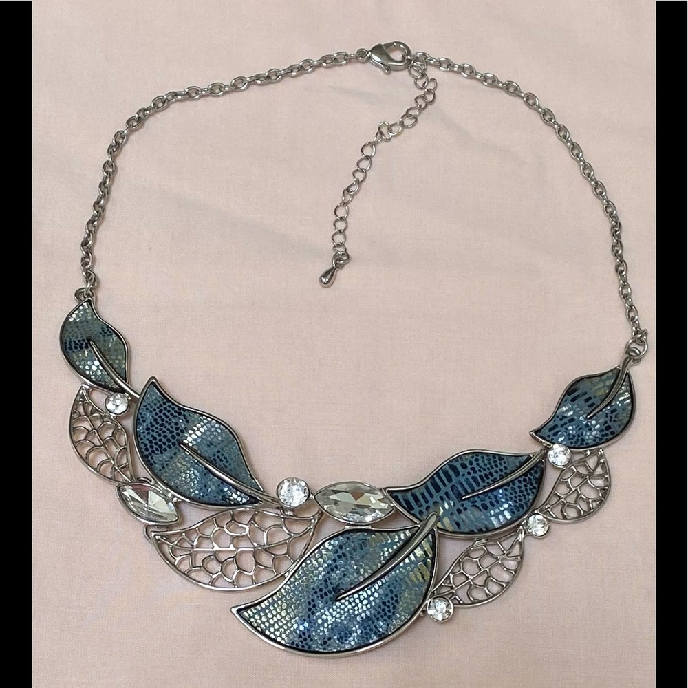 Necklace - silver plated with leaf pattern